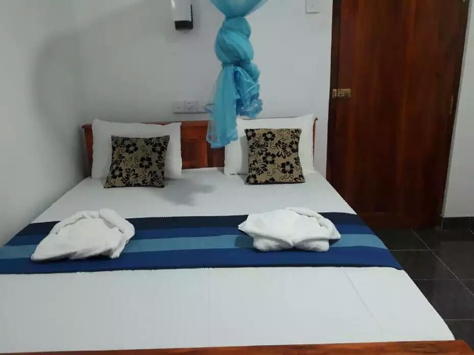 Hotel Camorich Tissamaharama Eksteriør billede